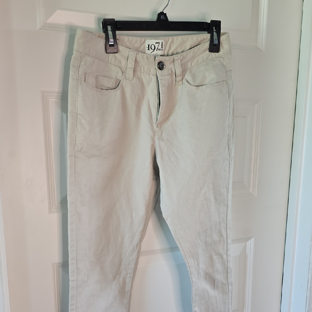 Reiss Cream Straight Leg Jeans for Timeless Elegance